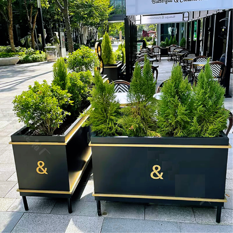 Outdoor flower pot