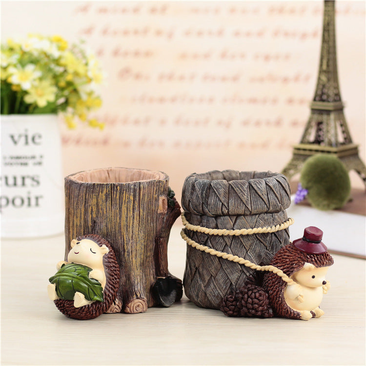 Hedgehog Pencil Holder Figurine, Leaf or Hat Woodland Desk Organizer for Pens, Brushes and Thoughtful Gifts