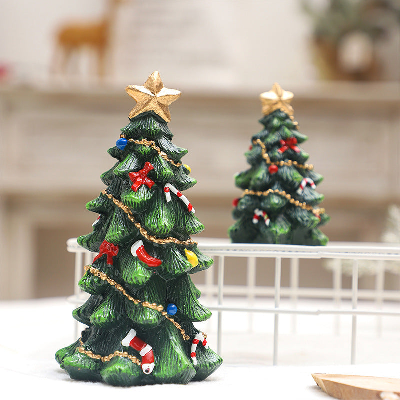 Mini Resin Christmas Tree Ornament, Festive Tabletop Decoration in 9 cm or 13 cm for Cozy Holiday Displays