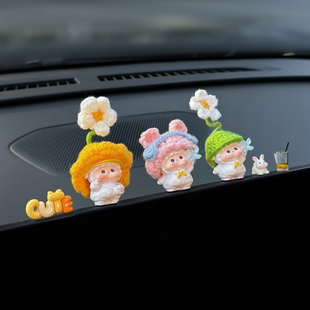 Five-Piece Lamb Figurine Set for Car Dashboard, Cute Mini Animal Accents for Desks and Shelves