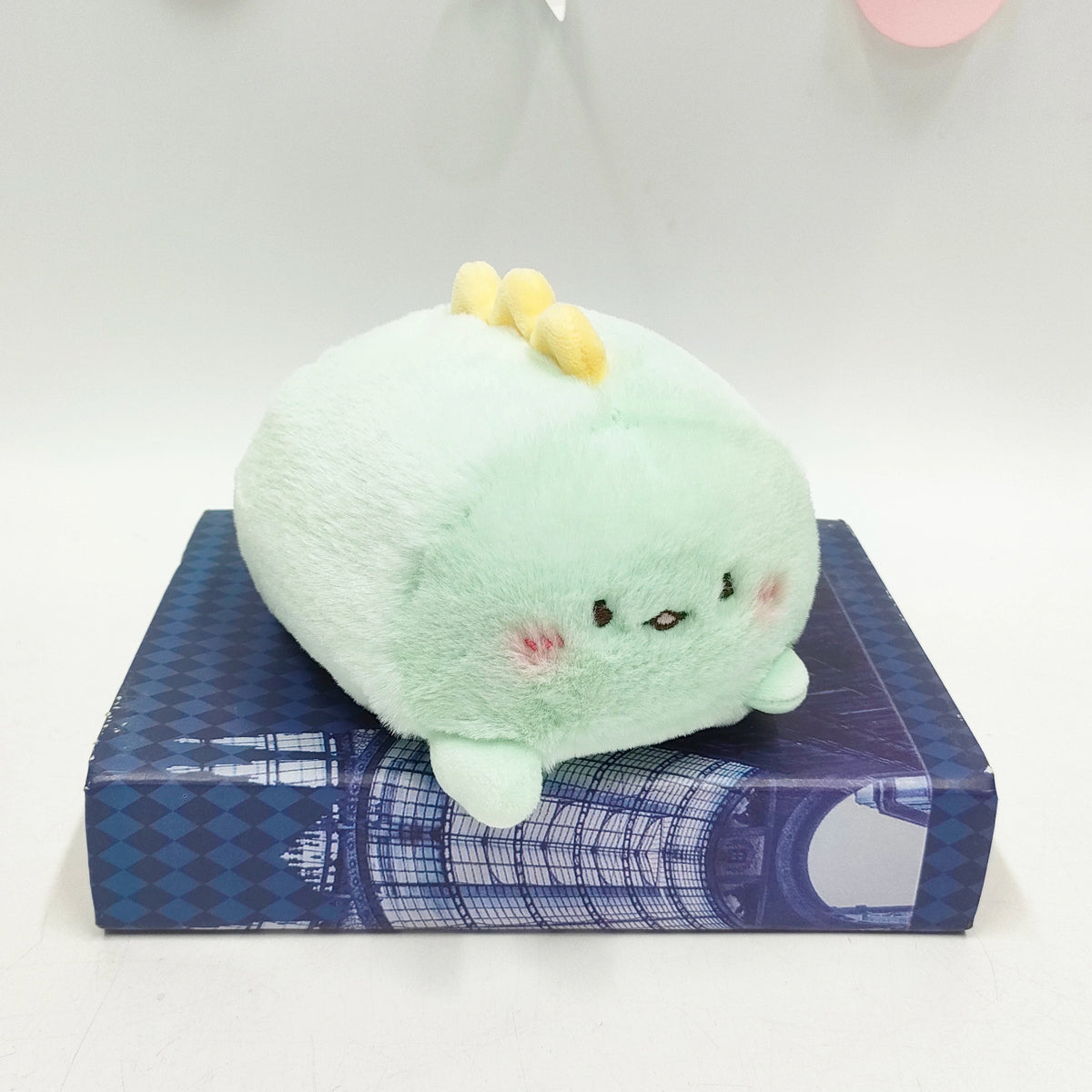 Round Animal Plush Toy, 15 cm Mini Pig, Calico Cat, Bunny, Dinosaur, Bee or Puppy for Cozy Desks and Gifts