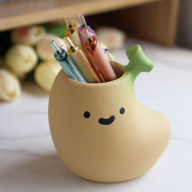 Smiling Banana Ceramic Pen Holder, Playful Desktop Pencil Cup and Makeup Brush Organizer for Home Office Decor
