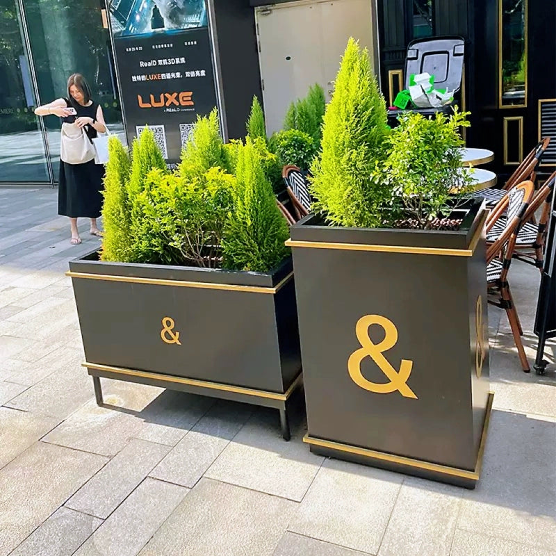 Outdoor flower pot
