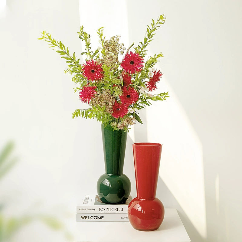 Porcelain powder beta glass vase