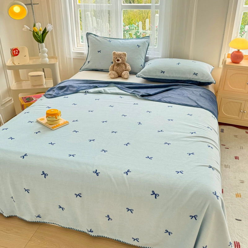 Seasonal thickened milk velvet bed sheet