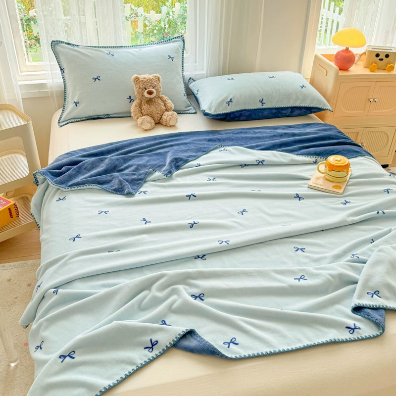Seasonal thickened milk velvet bed sheet