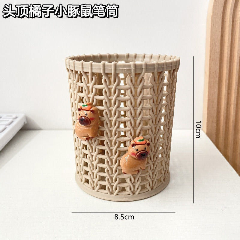 Capybara-Inspired Woven-Look Pencil Holder, Playful Animal Desk Cup for Pens, Brushes and Cozy Workspace Decor