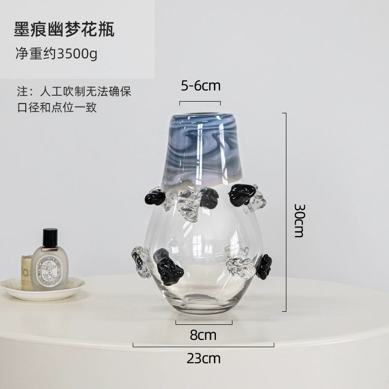 Transparent and minimalist vase