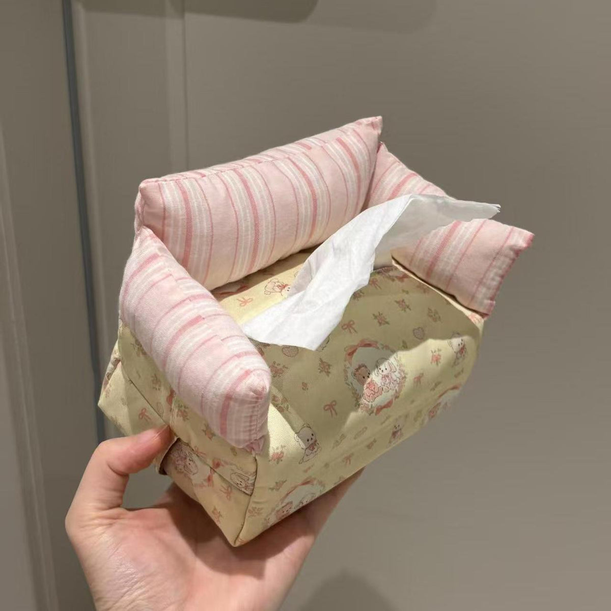 Mini Sofa Tissue Box Cover in Pink or Blue, Soft Floral Tabletop Tissue Holder for Cozy Living Rooms and Bedrooms