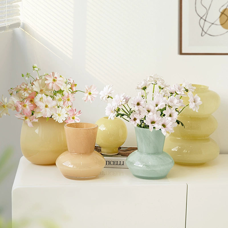 Porcelain powder beta glass vase