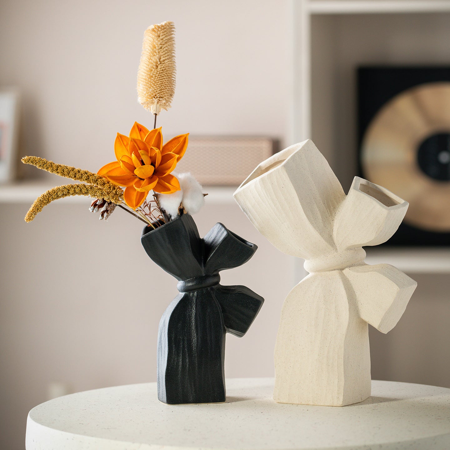 Abstract Ceramic Art Sculpture: Minimalist Knot-Shaped Home Decor for Living Room, Bedroom & Office - Modern Aesthetic Tabletop Ornament (2 Sizes/2 Colors)