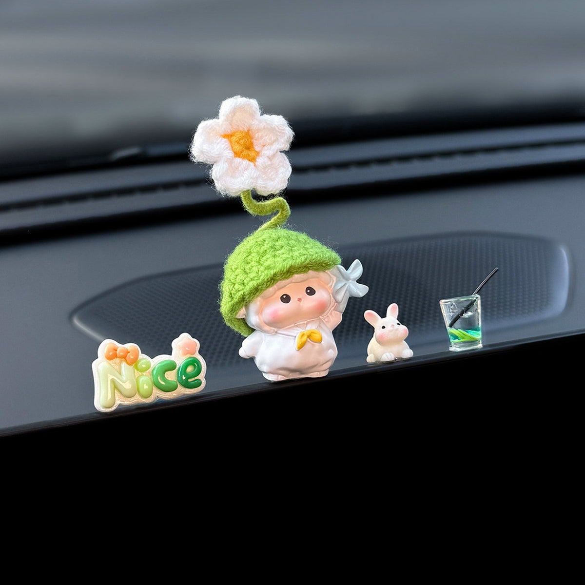 Five-Piece Lamb Figurine Set for Car Dashboard, Cute Mini Animal Accents for Desks and Shelves