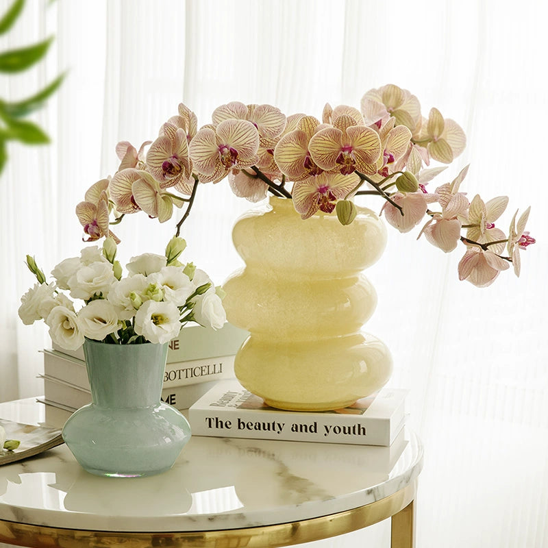 Porcelain powder beta glass vase