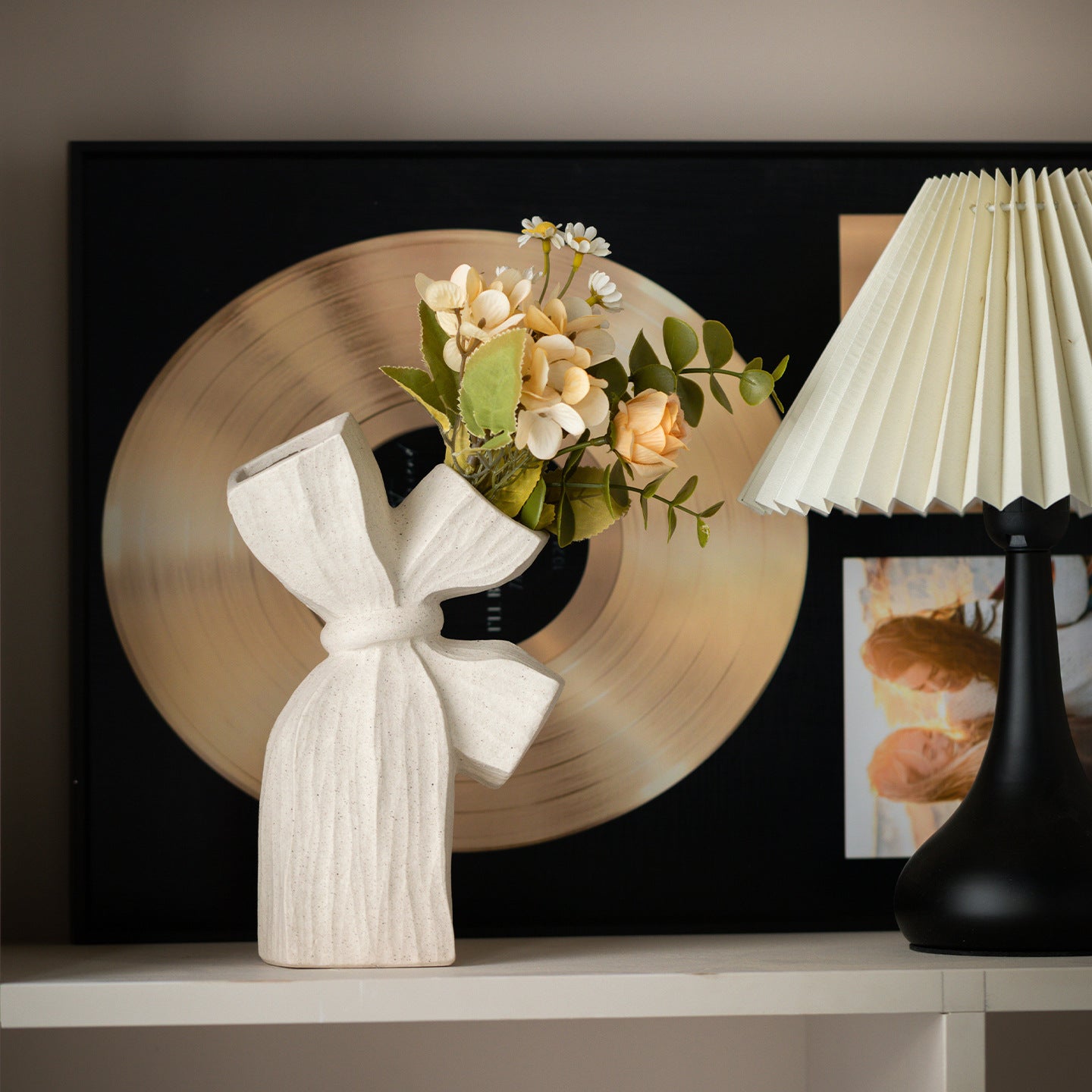 Abstract Ceramic Art Sculpture: Minimalist Knot-Shaped Home Decor for Living Room, Bedroom & Office - Modern Aesthetic Tabletop Ornament (2 Sizes/2 Colors)