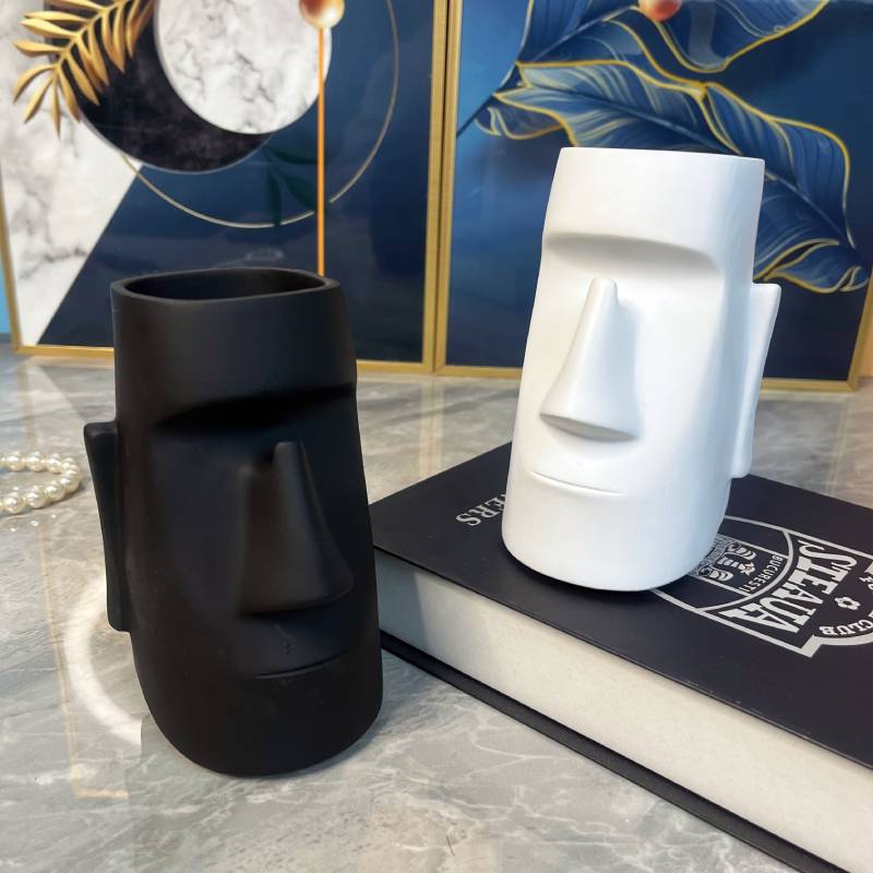 Moai-Inspired Face Pen Holder, Sculptural Black or White Pencil Cup for Modern Desks, Shelves and Thoughtful Gifts