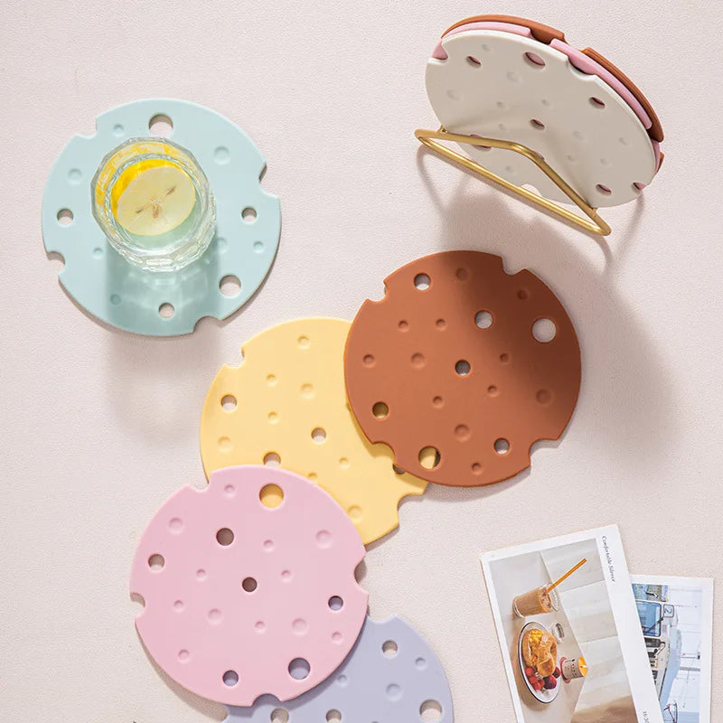 Cheese-Shaped Silicone Cup Mat, Playful 16 cm Drink Coaster in White or Yellow for Cozy Kitchen and Coffee Table Decor