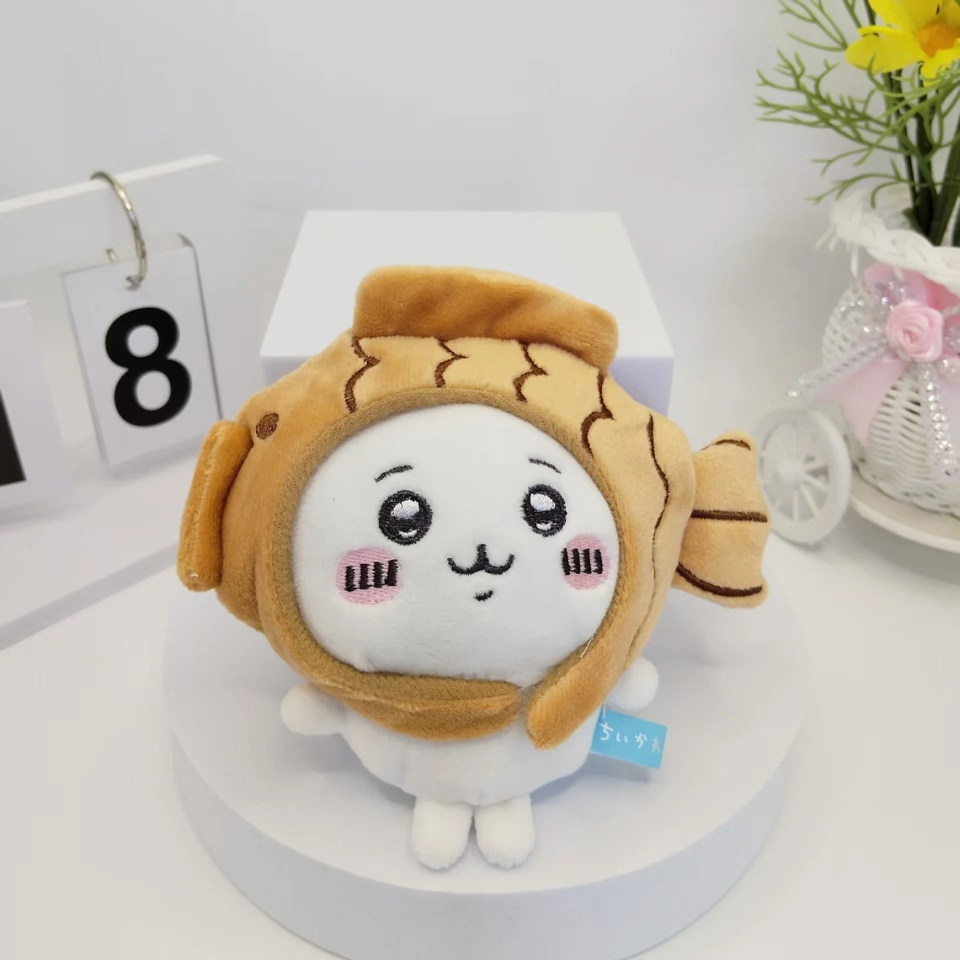 “16.5cm Taiyaki Plush Toy - Cute Fish-Shaped Pastry Stuffed Animal, Soft Cuddly Companion for Kids & Adults, Kawaii Room Decor & Gift”