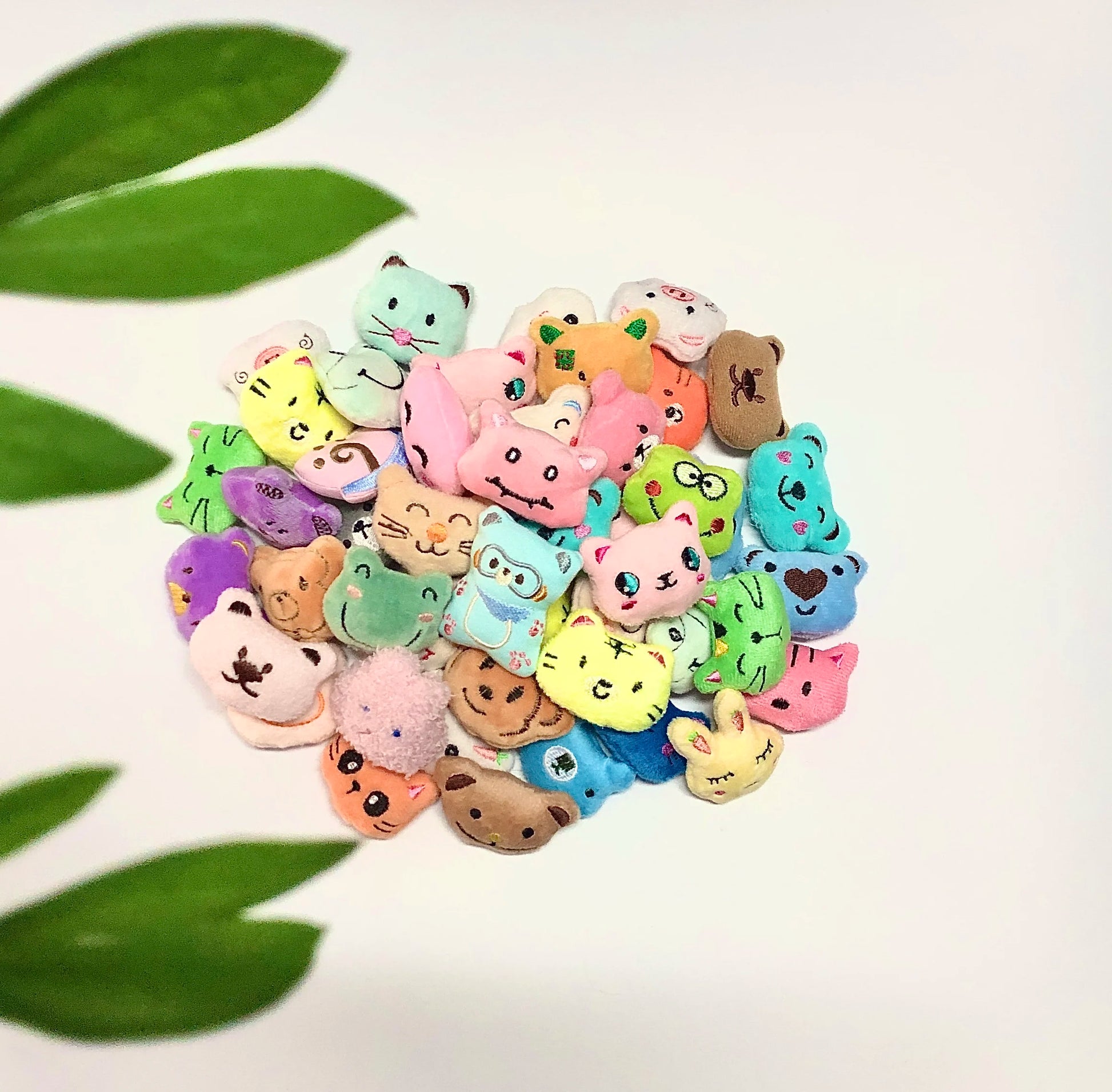Children's claw machine mini min clip claw machine special small doll small doll super small size girl toy DIY
