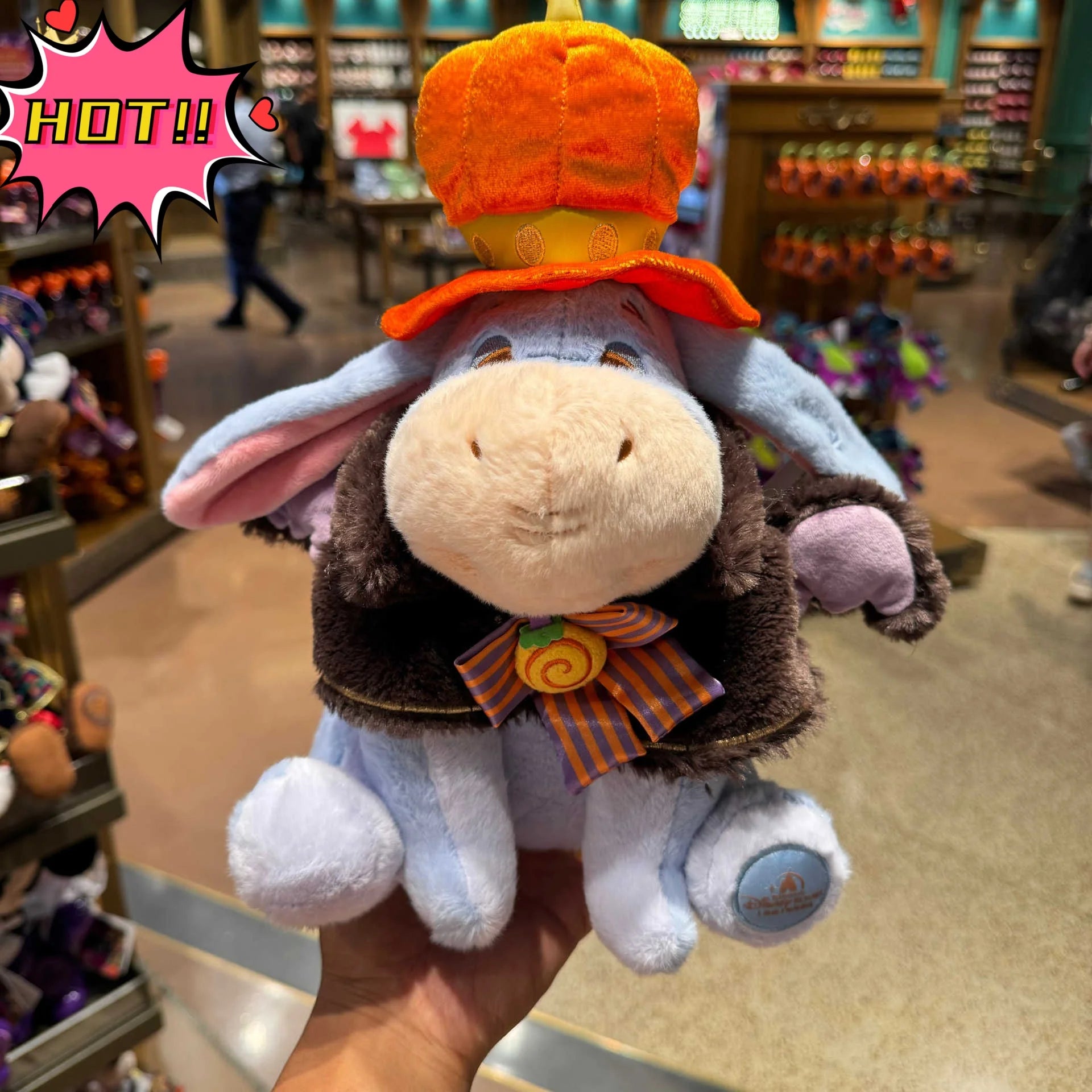 Shanghai Disneyland 2024 Halloween Winnie the Pooh, Piglet, Tigger, and Eeyore Plush Toys & Souvenirs