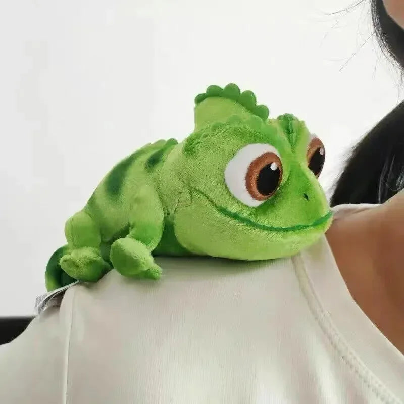 “15cm Green Chameleon Plush Toy - Lifelike Stuffed Animal with Rainforest Charm, Soft Cuddly Companion for Kids &amp; Reptile Lovers”