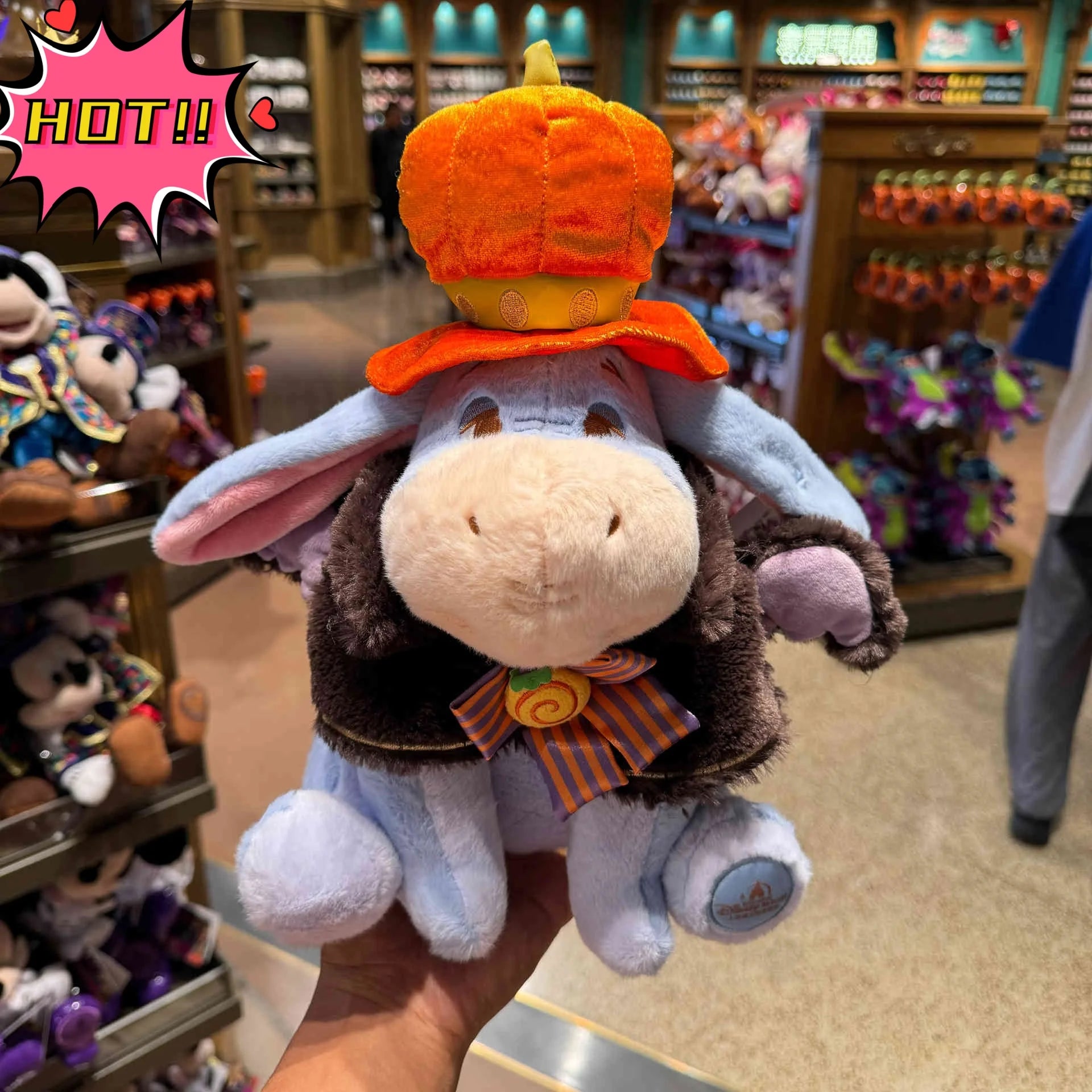Shanghai Disneyland 2024 Halloween Winnie the Pooh, Piglet, Tigger, and Eeyore Plush Toys & Souvenirs