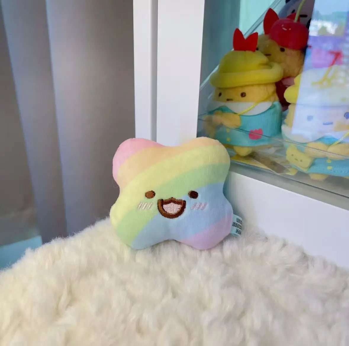 Cute Rainbow Star Plush Keychain - Soft Stuffed Star Toy with Cheerful Face, Mini Plush Pendant for Backpack/Keys/Bag Decoration & Mood-Boosting Companion”