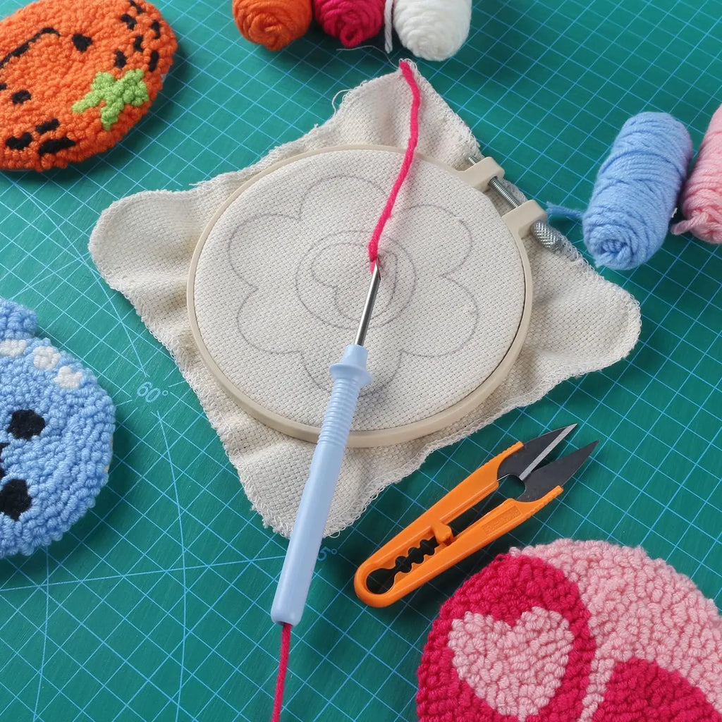 Cat Punch Needle Coaster Craft Kit for Beginners Handmade Animal Mug Rugs and Creative Gifts