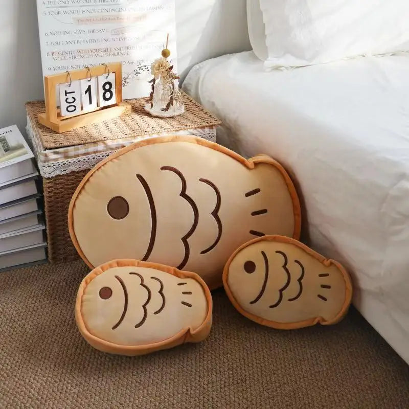 25cm Taiyaki Plush Pillow Japanese Fish-Shaped Stuffed Toy Ultra-Soft Kawaii Huggable Snack for Anime Fans&Foodies Birthday Gift
