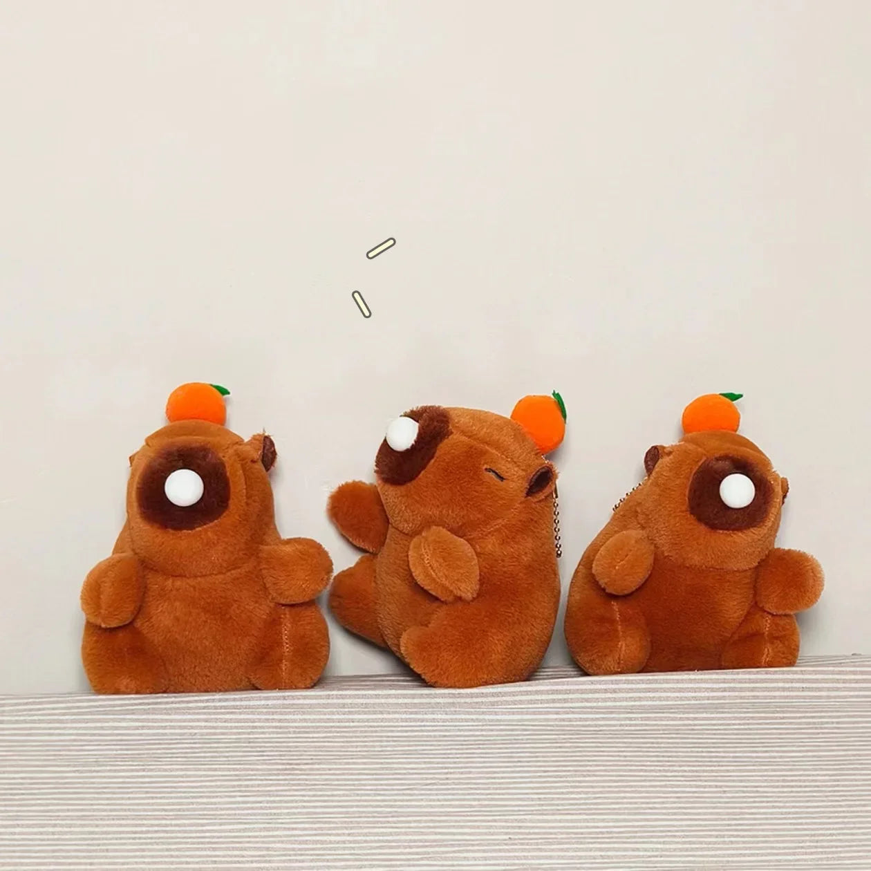 Cute Stuffed Animals Plush Capybara Keychain 12cm Cartoon Simulation Capybara Pendant Snot-Pulling Cute School Bag Pendant