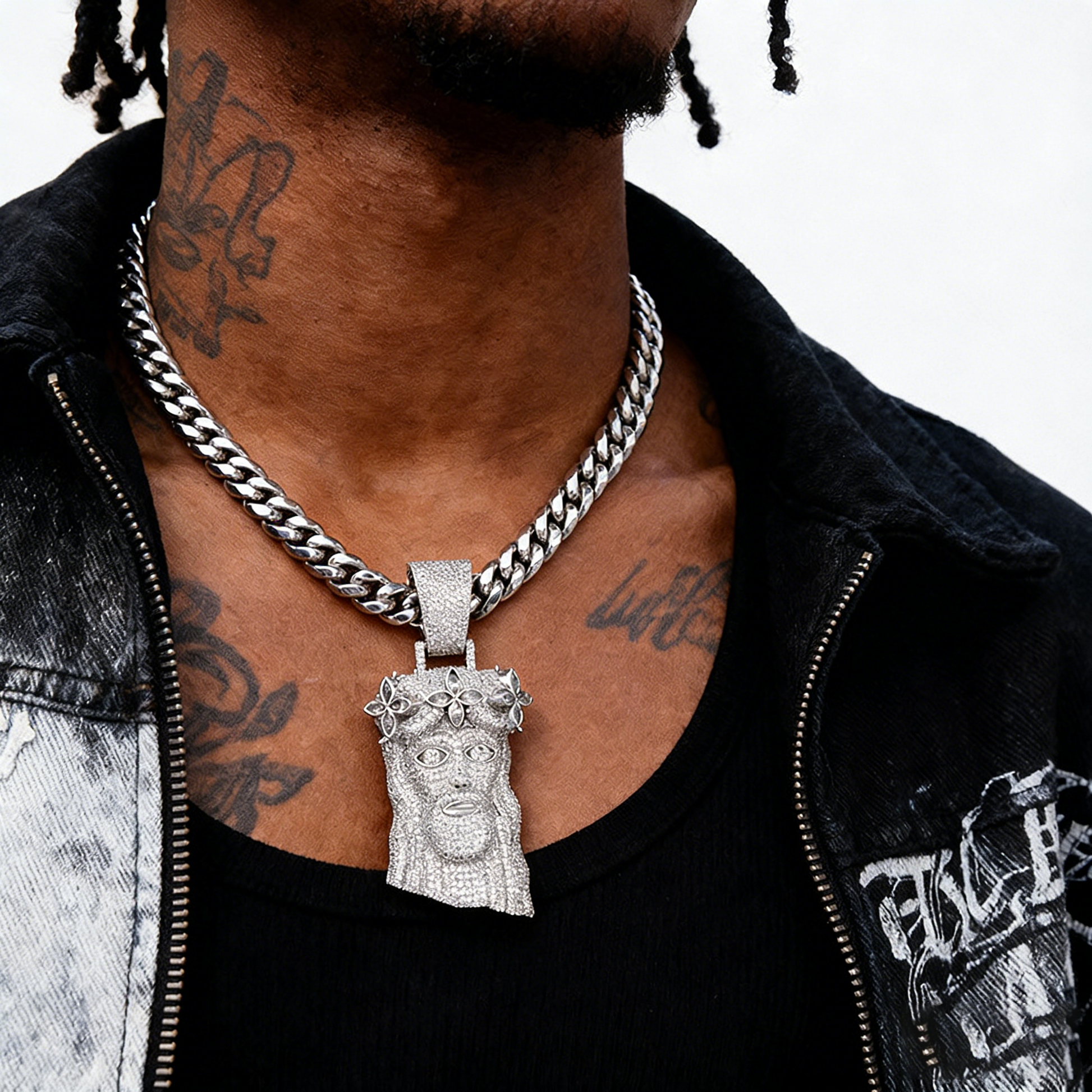 vintage grandpa portrait pendant、antique brass retro necklace